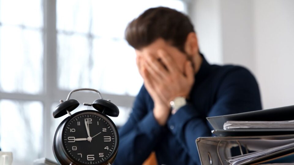 Jefe mal por el registro de horas trabajadas