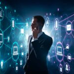 Hombre de Negocios Hablando por teléfono - PaTuMovil