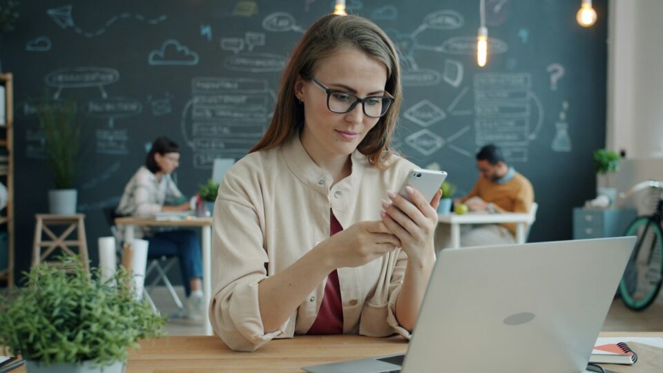 Sistema de fichaje digital cómo cumplir con la nueva ley y ahorrar tiempo desde el primer día