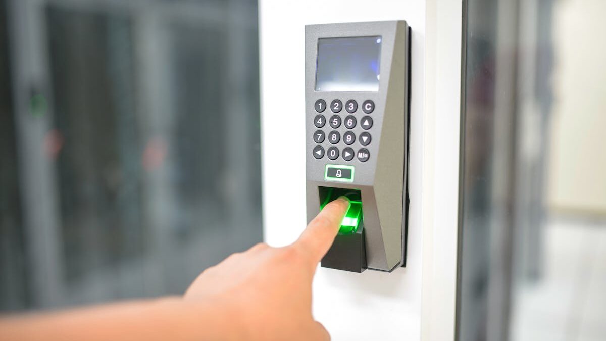 Qué debe tener un sistema de seguridad completo para tu negocio